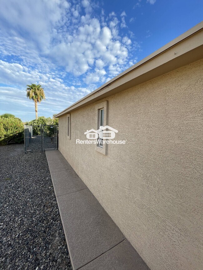 Building Photo - 9714 W Briarwood Cir N