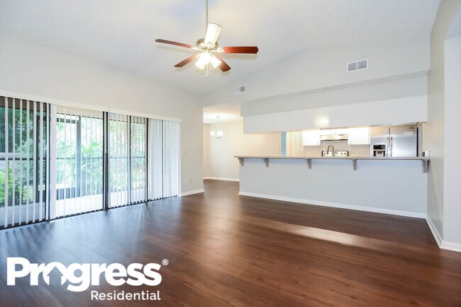 Building Photo - 2303 Willow Branch Ave