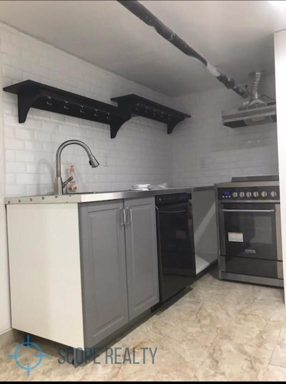 Building Photo - 3 bedroom in FRESH MEADOWS NY 11366
