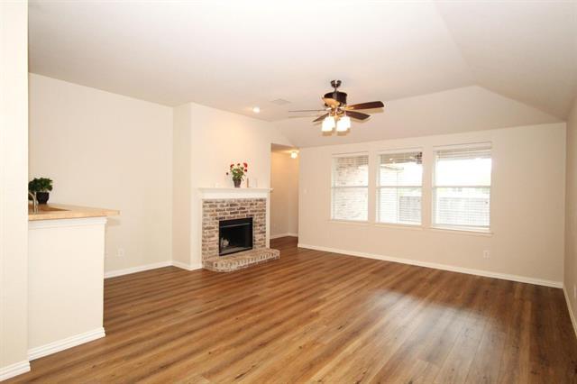 Foto del edificio - 1108 Honeywell Dr