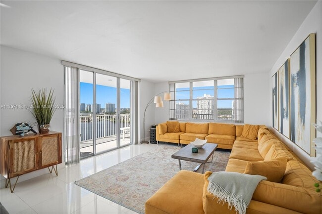 Foto del edificio - 2851 NE 183rd St