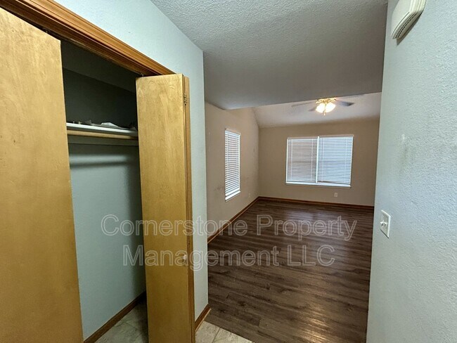 Foto del edificio - 1500 E 24th St