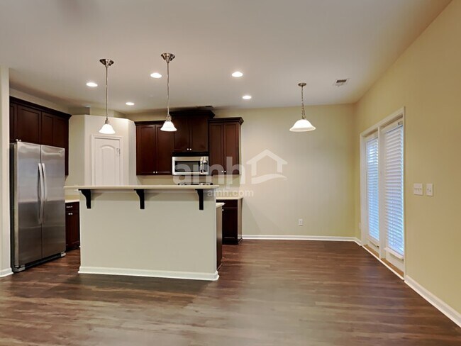 Foto del edificio - 510 Summer Hill Way