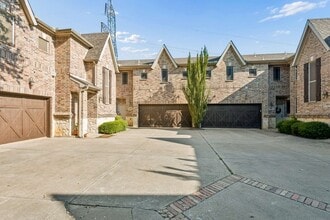 Building Photo - 2940 Europa Dr