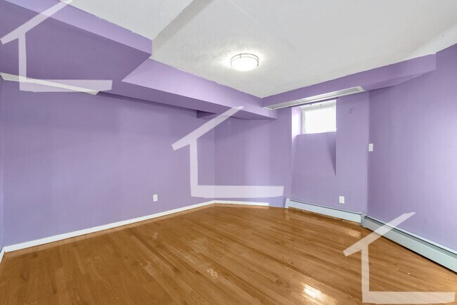 Building Photo - 4 Bedroom
