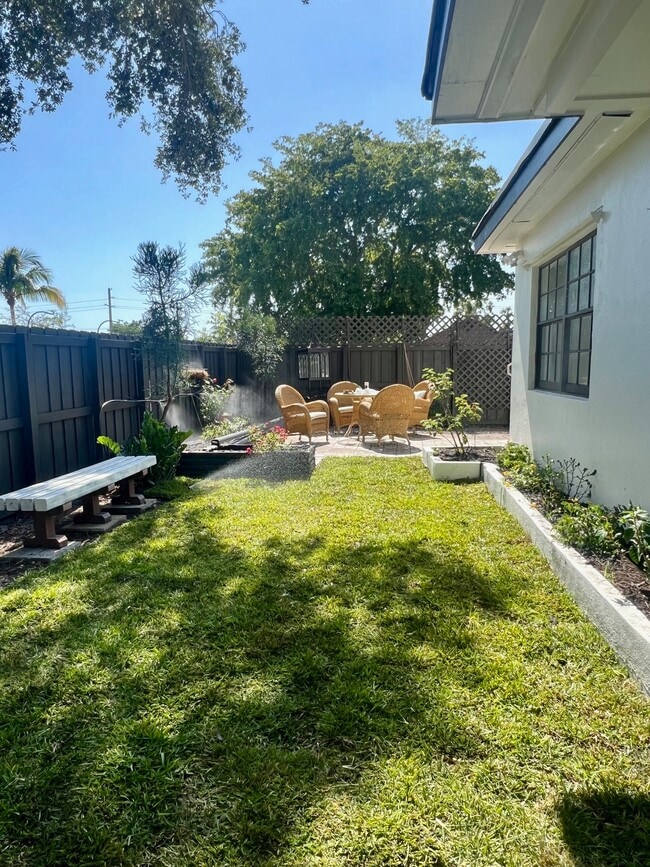 Side yard - 4141 NE 16th Ave