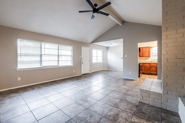 Building Photo - 22415 Millgate Dr