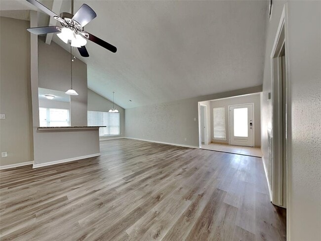Building Photo - 7318 Foxway Ln