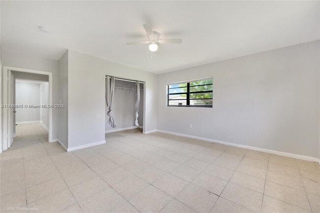 Foto del edificio - 19225 NW 23rd Ave