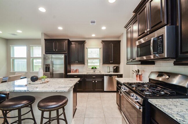 Building Photo - 1627 Summer City Dr