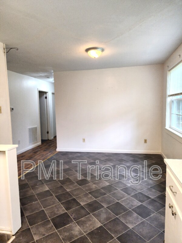 Foto del edificio - 5609 Hollytree Dr