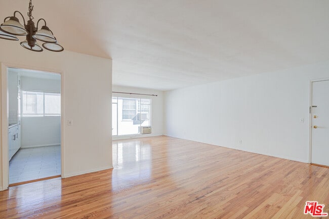 Foto del edificio - 1055 S Wooster St