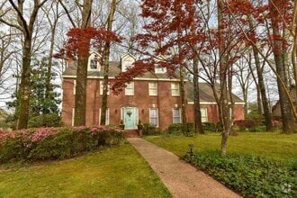 Building Photo - 984 Eastwood Terrace