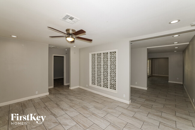 Building Photo - 1832 E Monterey Way