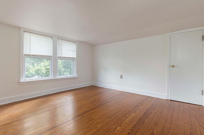 Building Photo - 4527 S 3rd St