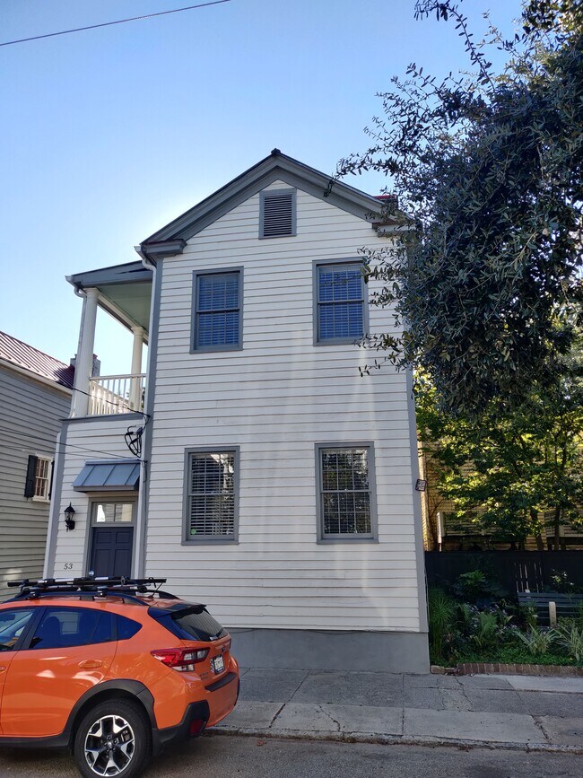 Building Photo - 53 America St