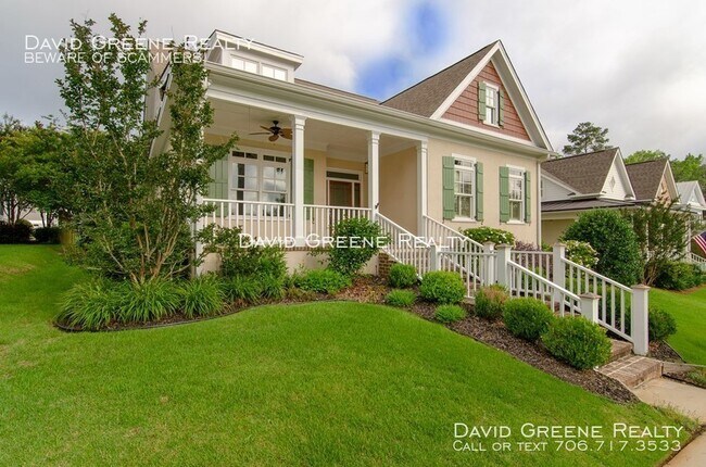 Building Photo - Amazing Beauty, Southern Charm!
