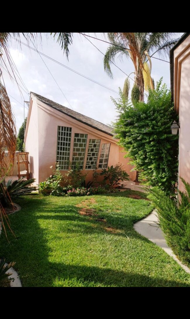 Building Photo - 5510 E Monlaco Rd