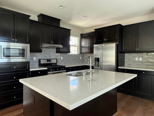 Building Photo - 2757 Overlook Point Dr