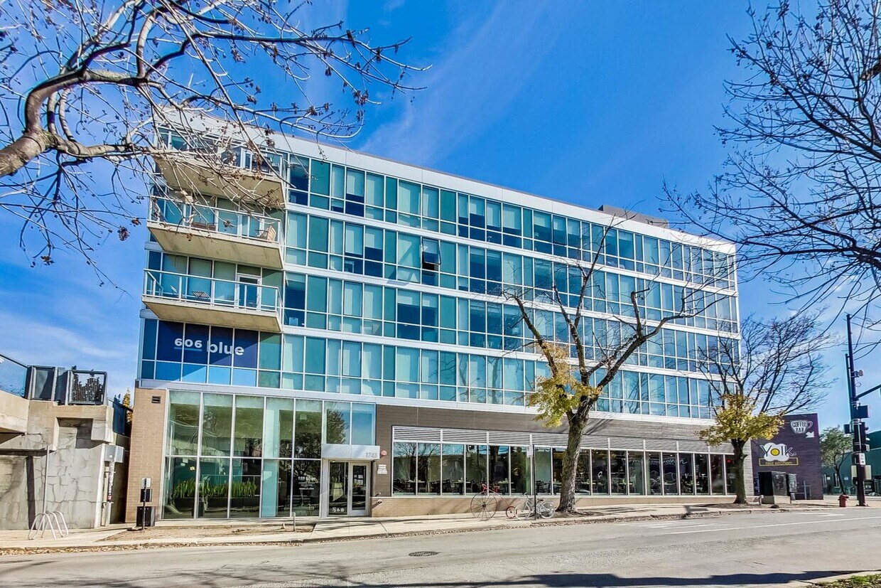 Foto principal - 1743 N Leavitt St