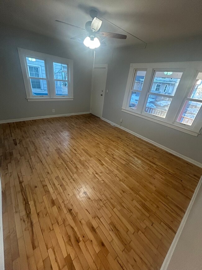 Building Photo - 40 Moulson St