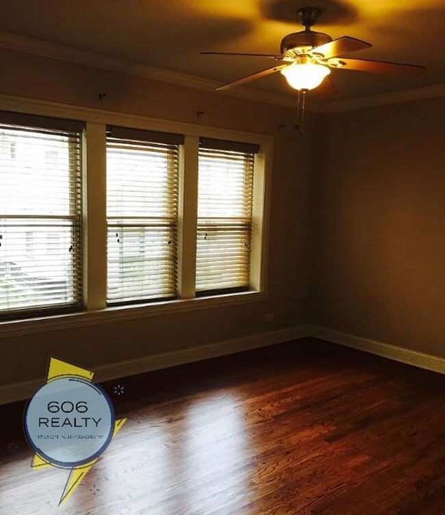 Foto del edificio - 4860 W Warner Ave