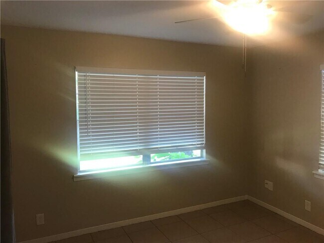 Foto del edificio - 4200 Sandy Acre Ln