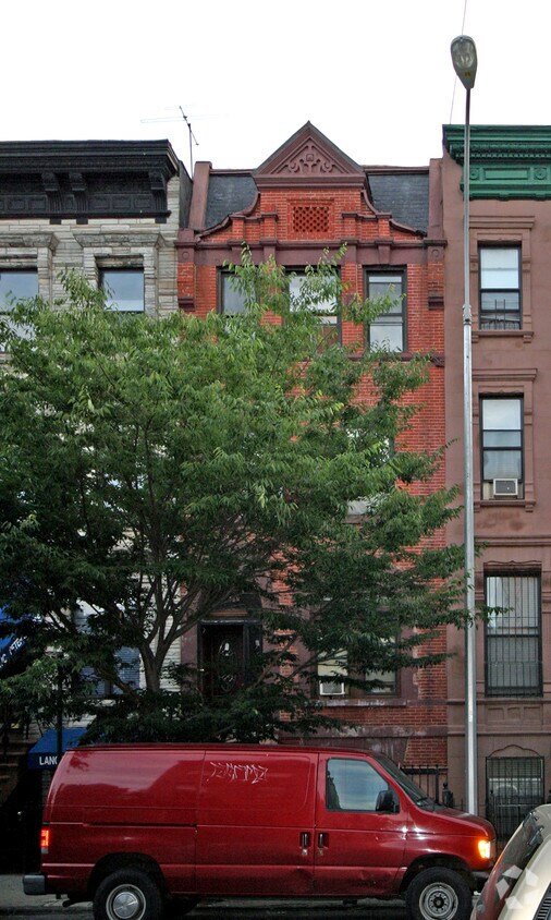 Foto principal - 107 W 132nd St