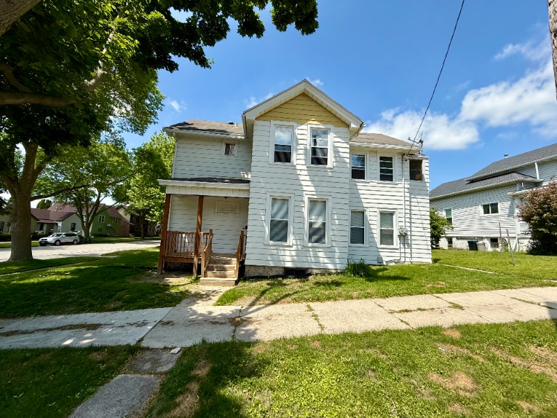 Primary Photo - 1102 Ontario Ave