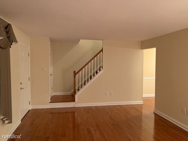 Building Photo - 4 br, 2 bath House - 2830 Truman Dr