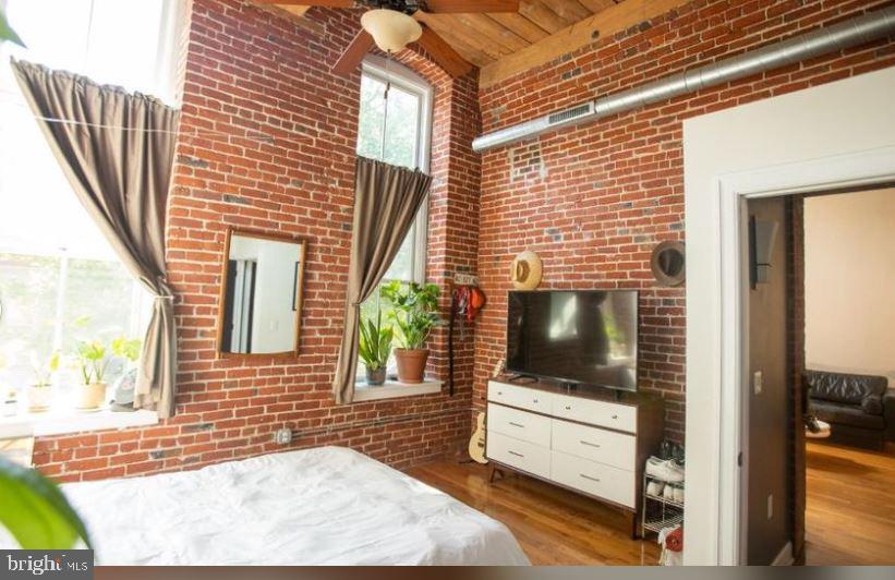 Primary Photo - 2551 Trenton Ave
