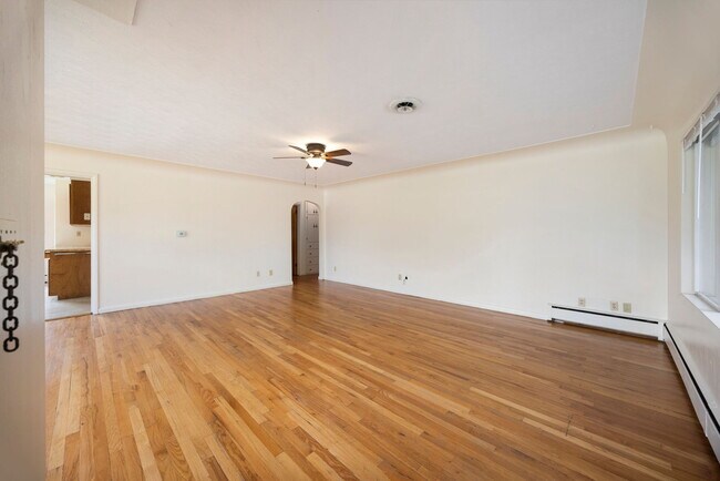 Living Room - 1001 22nd Ave