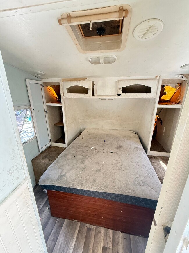 Foto del edificio - 622 N Beach St