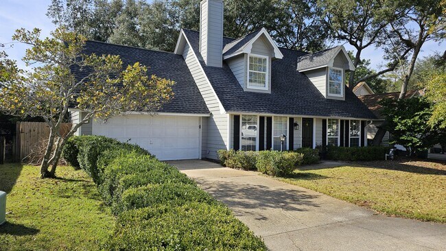 Building Photo - 406 Parkwood Pl