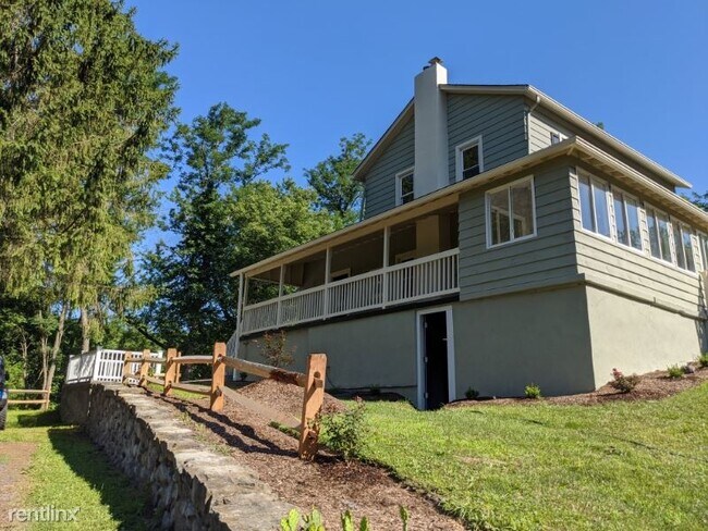 Building Photo - 3 br, 2 bath House - 450 Route 94