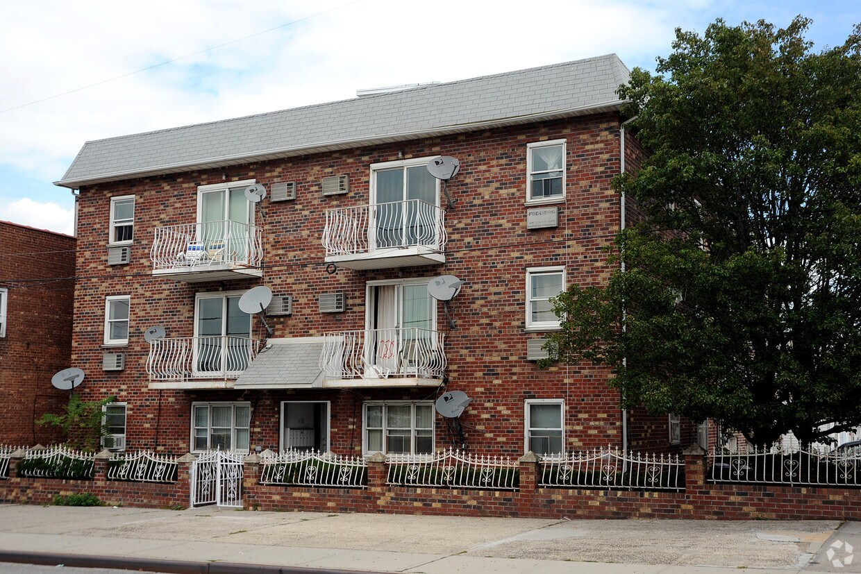 Building Photo - 82-45 164th St
