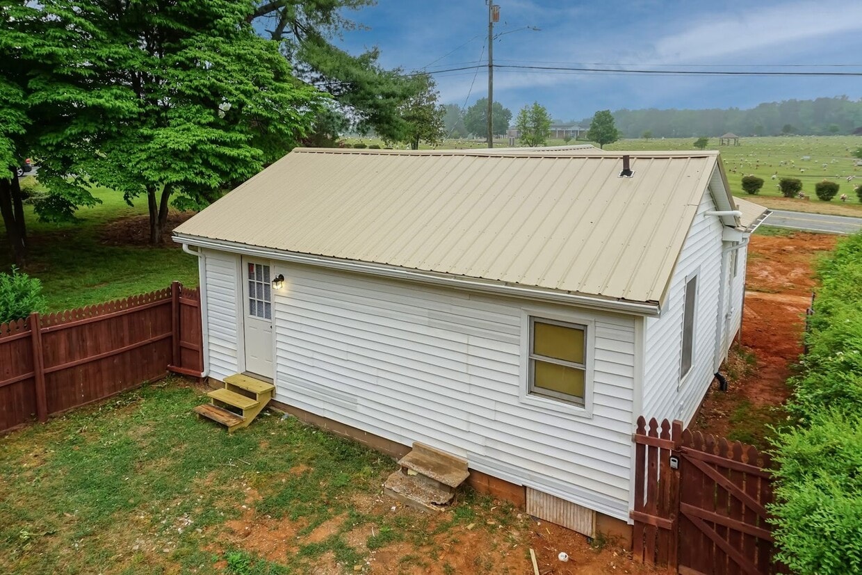 Primary Photo - One Bedroom Private Residence