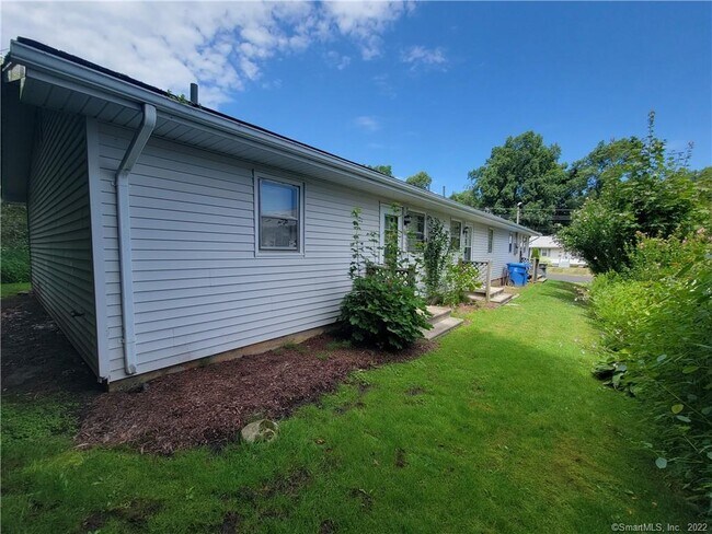 Foto del edificio - 31 Maywood Ln