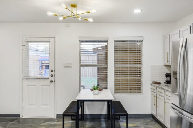 Foto del edificio - 3116 Paolo Dr