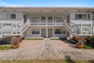Building Photo - 5207 SW 91st Terrace