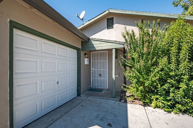 Foto del edificio - Rancho Cordova - 2 Bedroom