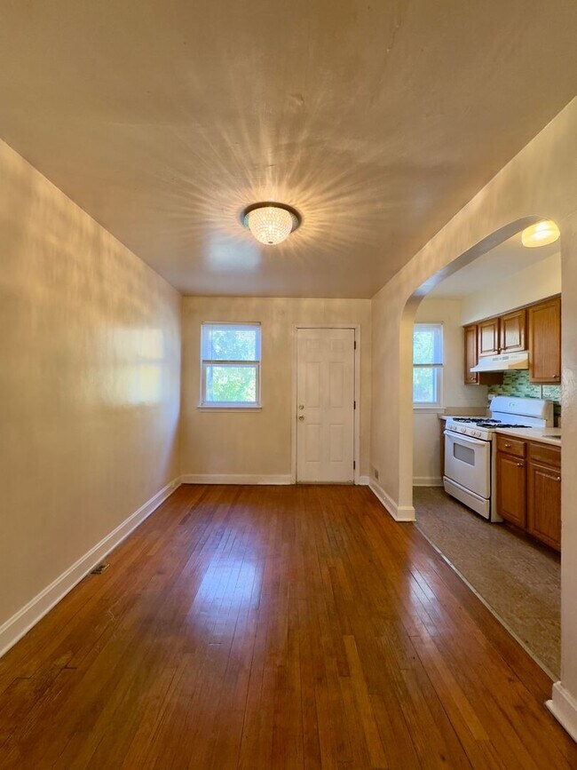 Foto del edificio - Charming 2 Bedroom/1 Bathroom Townhome in ...