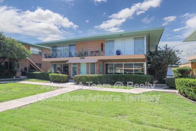 Foto del edificio - 3008 E 6th St