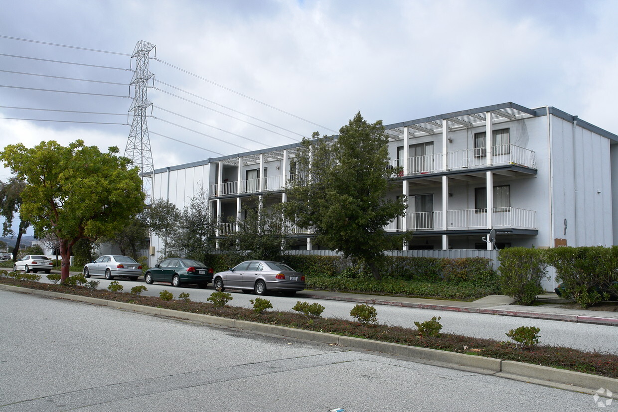 Building Photo - Sandpiper Apartments