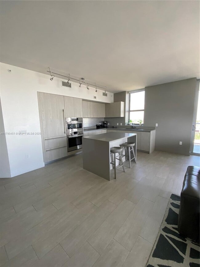 Foto del edificio - 4010 S Ocean Dr