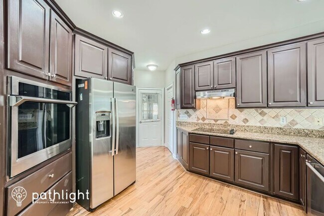 Building Photo - 4409 Cabinwood Turn