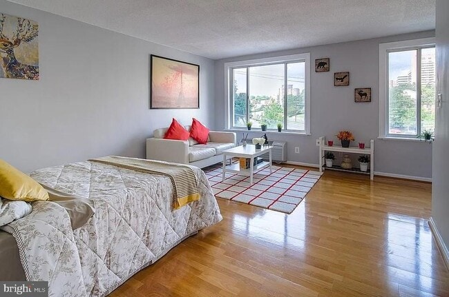 Foto del edificio - 1730 Arlington Blvd