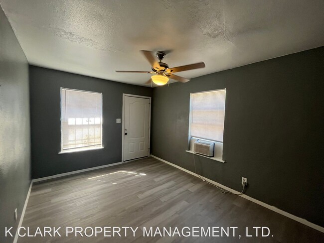 Building Photo - 3 br, 1 bath House - 2513 QUINTANA RD #6