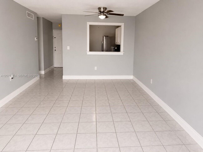 Foto del edificio - 9440 Fontainebleau Blvd