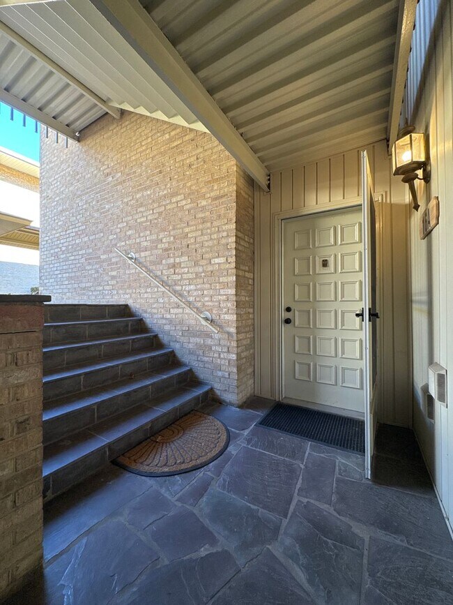 Building Photo - Crossbow Condo